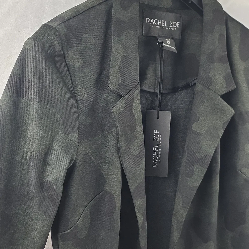 NWT Rachel Zoe Strech Dark Camouflage Blazer Size‎ Small V61